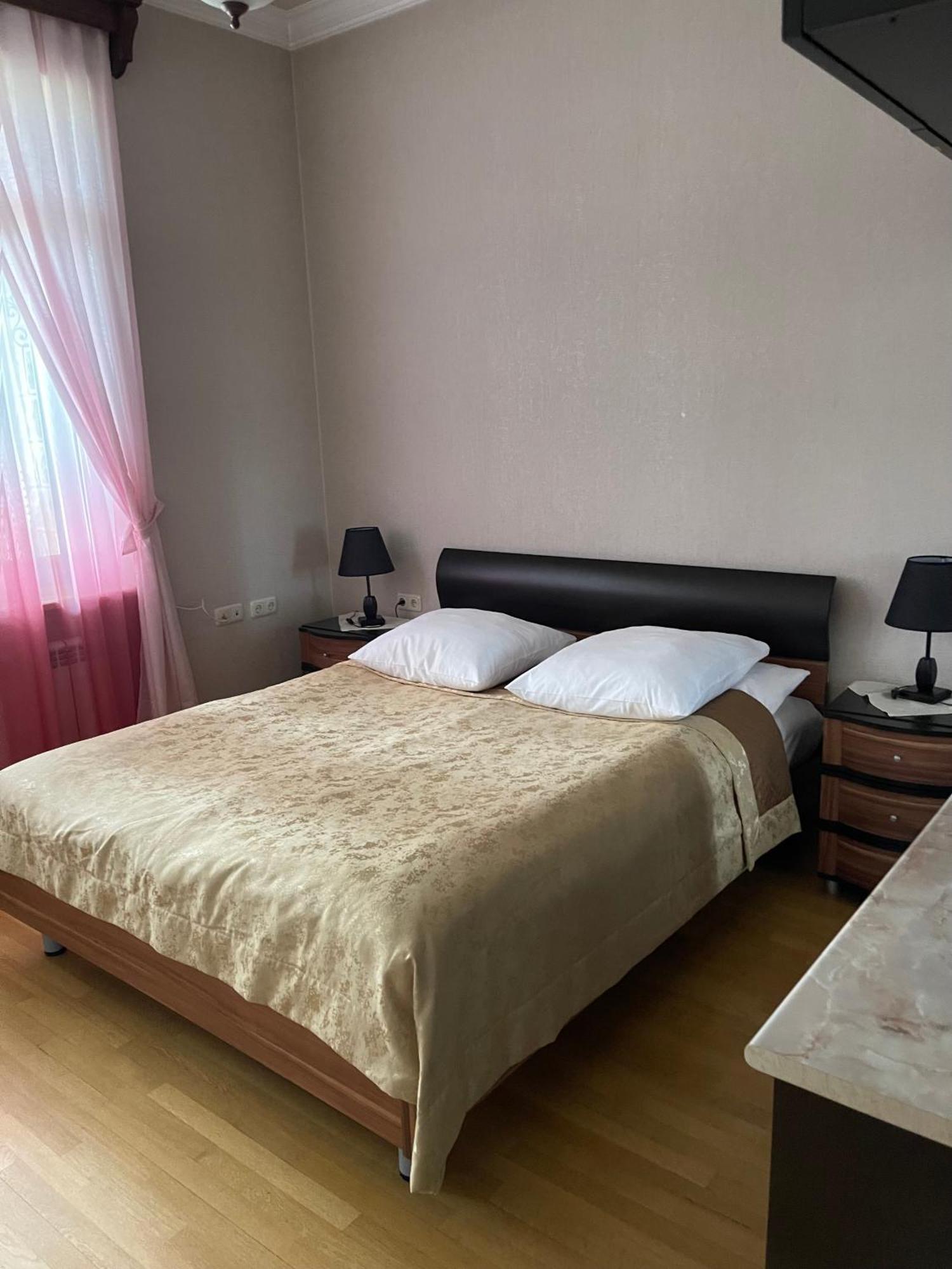 In Gyumri Guiumri Exterior foto